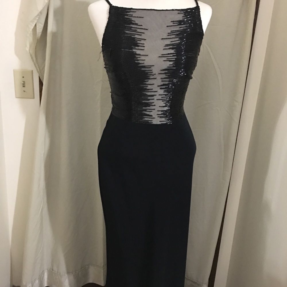 Gown - Picture 2 of 4
